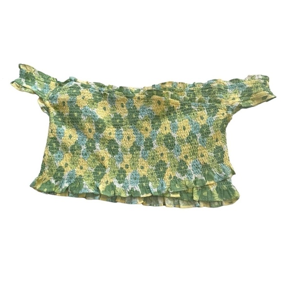 Cotton On Curve Sierra Short Sleeve Shirred Cross Over Top - Picture 2 of 4